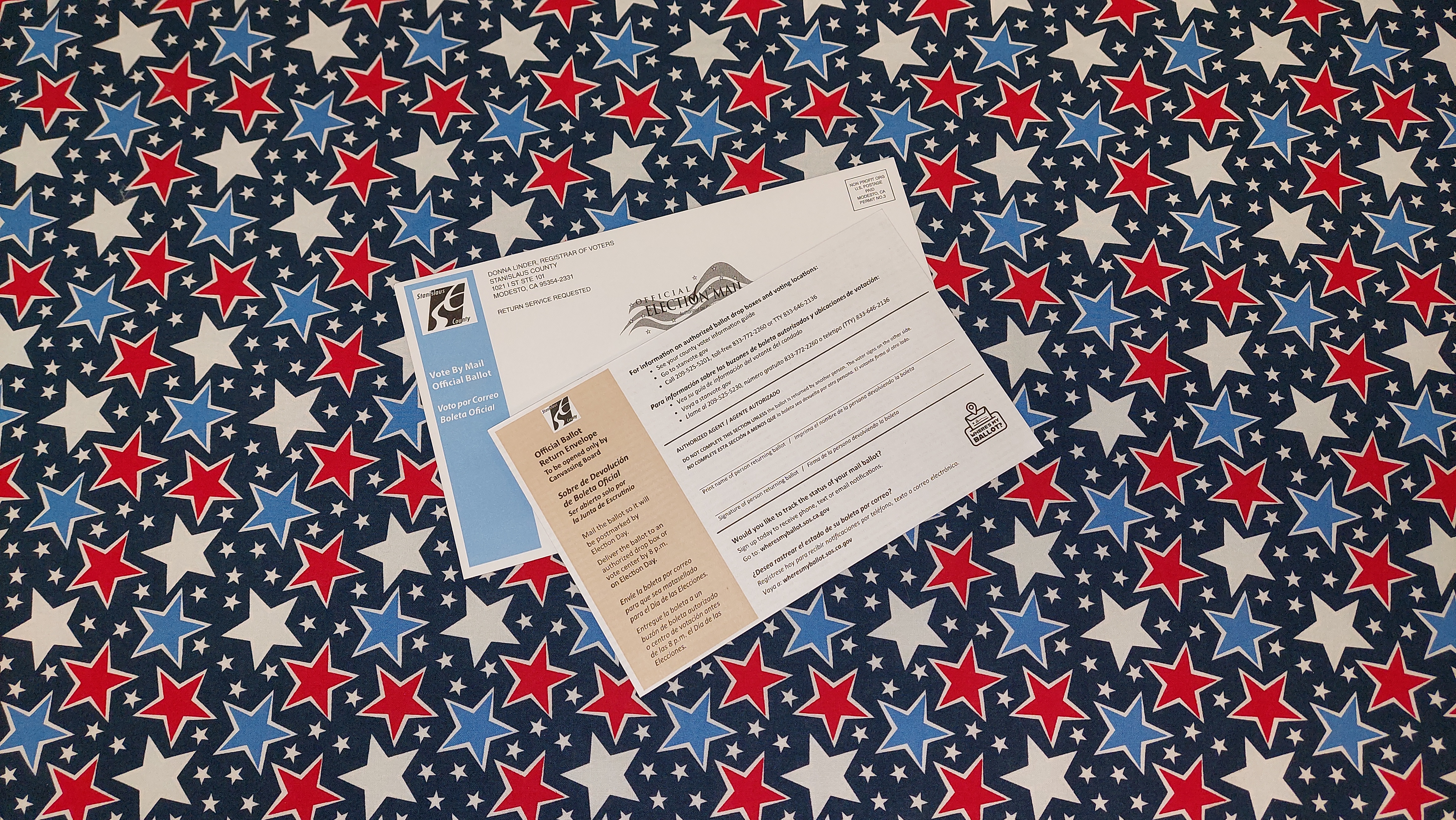 2 ballots on red pattern